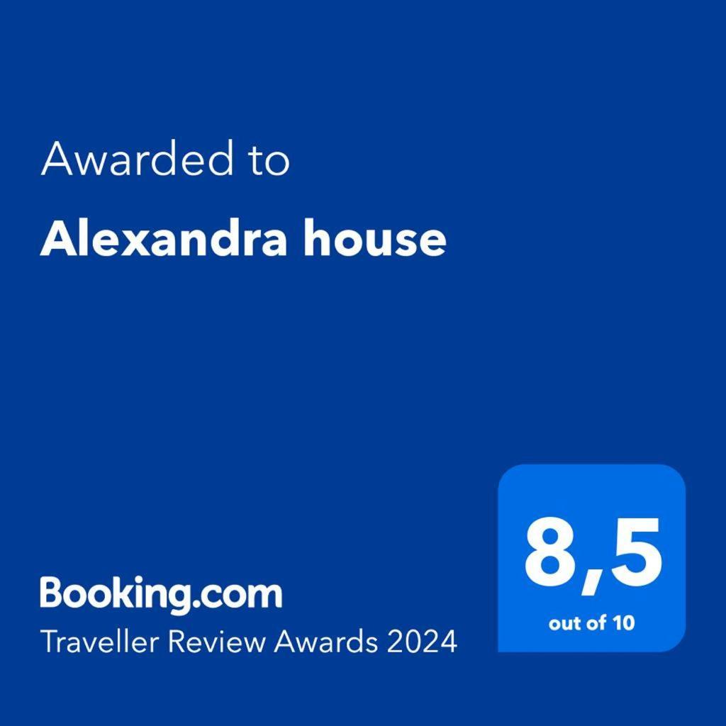 Alexandra House Apartment ชัมปีโน ภายนอก รูปภาพ